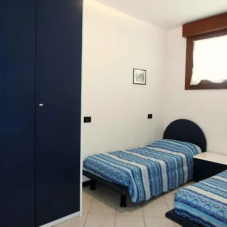 Apartment In Lignano Sabbiadoro 42774 リニャーノ・サッビアドーロ